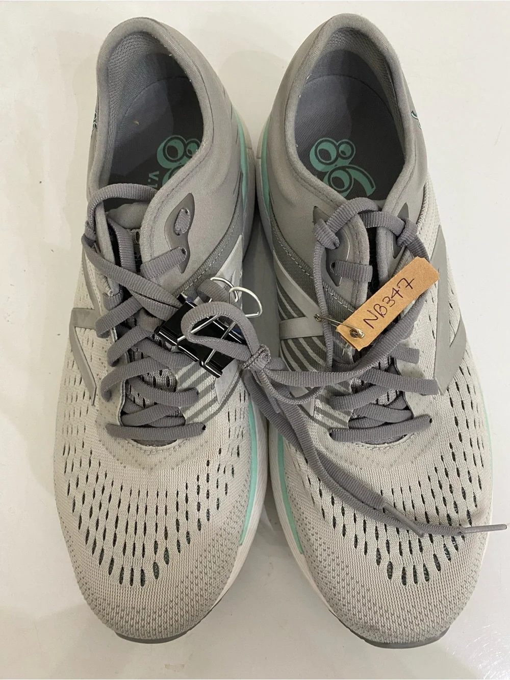 New Balance 860 Women's Light Gray Athletic Sneakers with Mint Trim